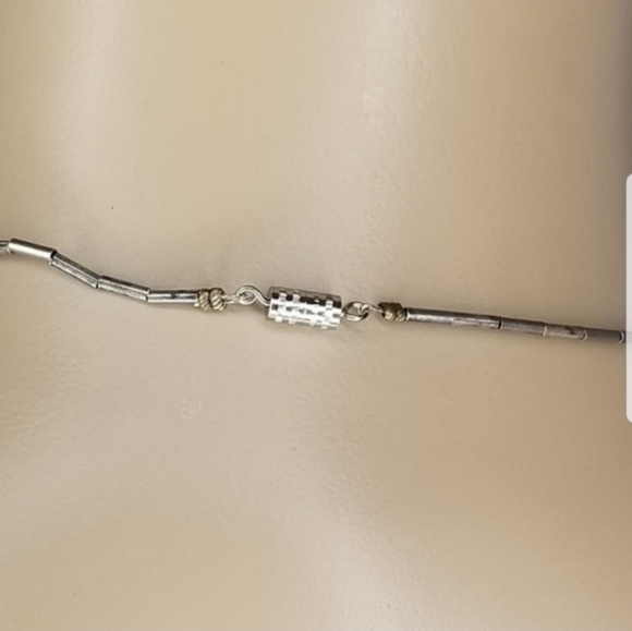 VINTAGE SILVERTONE NECKLACE WITH TURQUOISE BEADS & MOTHER OF PEARL HEART PENDANT - Picture 5 of 5